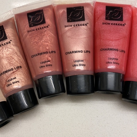 Show Colors - Ultra Shiny Charming Lips Collection - Picture 4 of 6